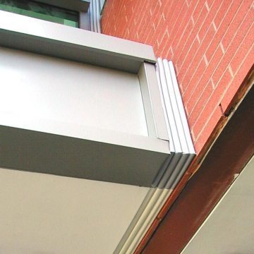 Changes in plane and direction are where expansion joints leak. Seismic Colorseal handles these readily while also providing the option for color switching.