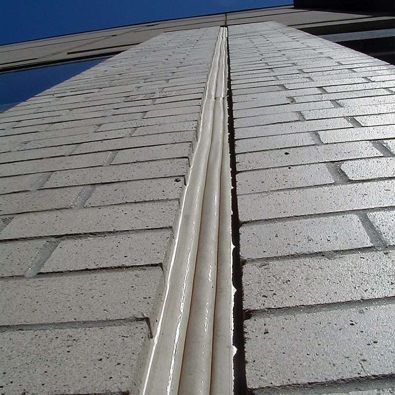 Roof joint open cladding requires extreme uv